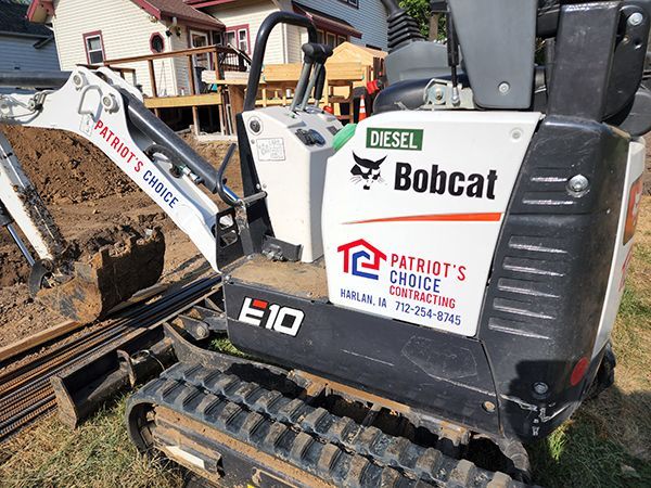 Equipment & Vehicle Graphics